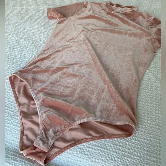 Crushed Velvet Bodysuit • Pink - Picture 3 of 10